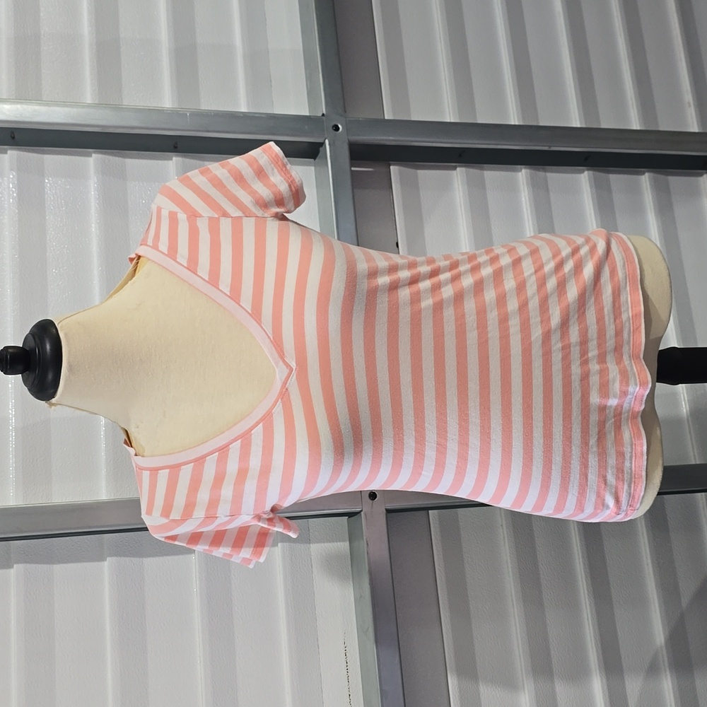 Hollister pink/white Striped T-shirt Size‎ Medium